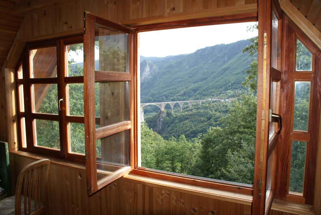 Guest House Tara Canyon Плевля Экстерьер фото